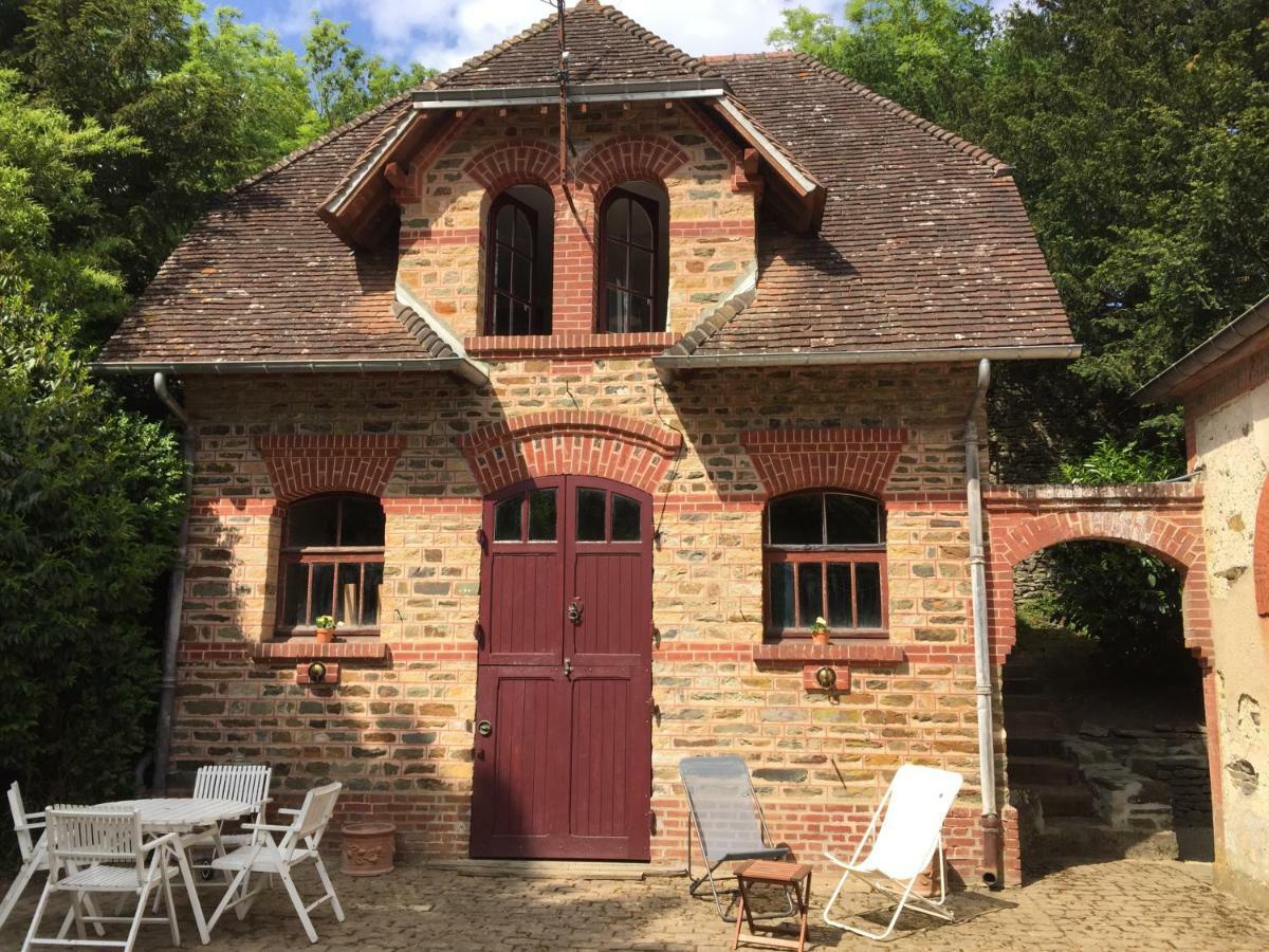Gite Les Ecuries Du Manoir De Benedicte Cahan Exterior photo